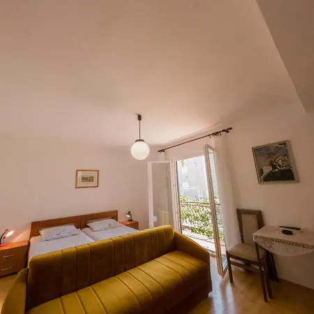 公寓 Ivanka Ap B Sa Grijanim Bazenom I Besplatnim Parkingom