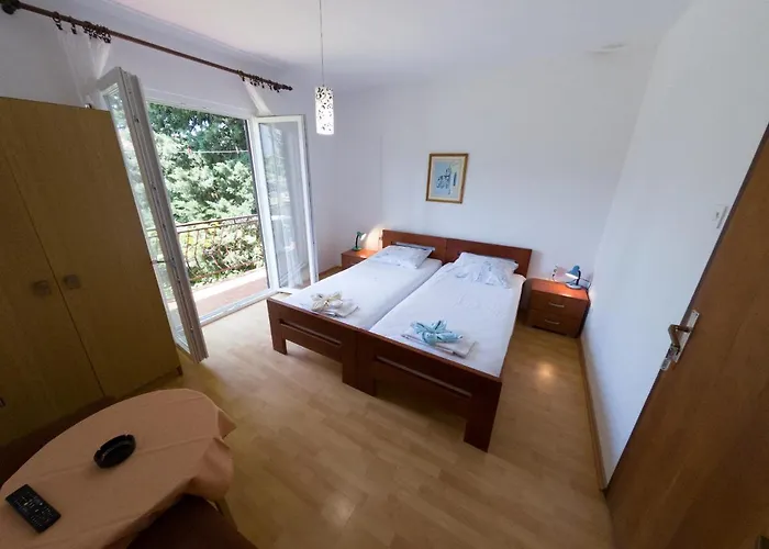 Ivanka Ap B Sa Grijanim Bazenom I Besplatnim Parkingom * מורטר