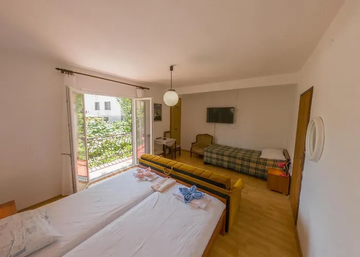 Apartmán Ivanka Ap B Sa Grijanim Bazenom I Besplatnim Parkingom Murter