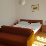 Apartmán Ivanka Ap B Sa Grijanim Bazenom I Besplatnim Parkingom Murter